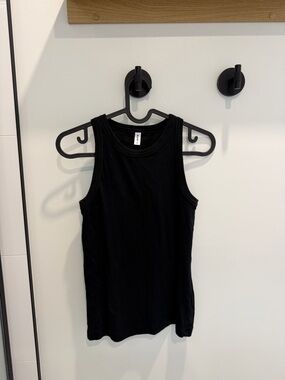 Kotn racer tank in black size M